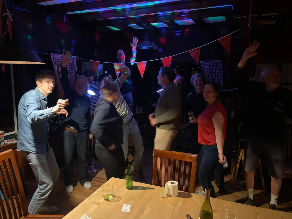Spin hard party harder